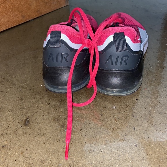 NIKE AIR MAX Y4.5 W6.5 LACE UP PINK WHITE BLACK LIGHT WEIGHT RUNNING SHOE - Picture 3 of 5